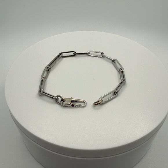 Roberto Coin 18k White Gold Paperclip bracelet, appraised for $1210 - Picture 2 of 7
